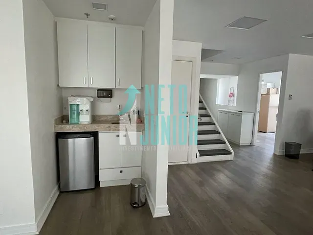 Conjunto com 155m², para alugar, no bairro Moema em São Paulo