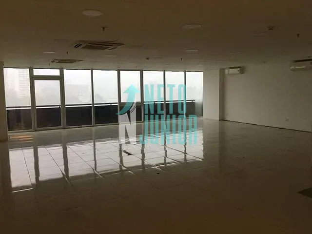 Conjunto com 132m², para alugar, no bairro Brooklin Paulista em São Paulo