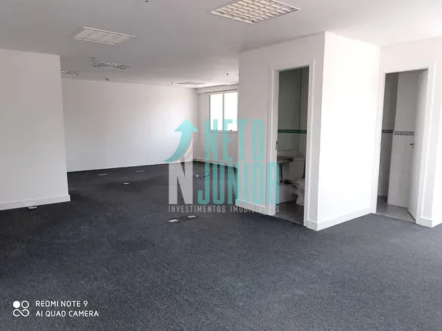 Conjunto com 220m², para alugar, no bairro Moema em São Paulo