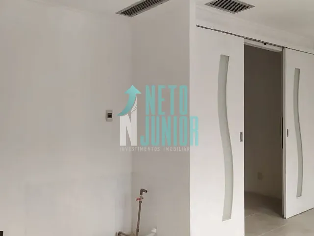 Conjunto com 60m², à venda, no bairro Moema em São Paulo