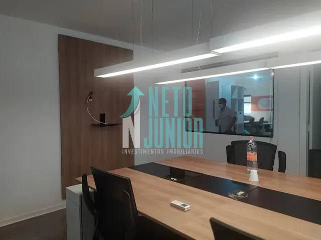 Conjunto com 160m², à venda ou para alugar, no bairro Moema em São Paulo