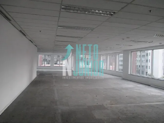 Conjunto com 1665m², para alugar, no bairro Chácara Santo Antônio em São Paulo