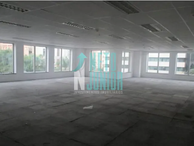 Conjunto com 1665m², para alugar, no bairro Chácara Santo Antônio em São Paulo