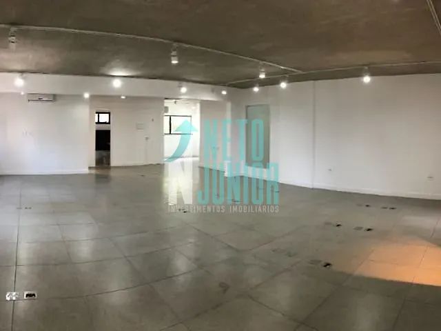 Conjunto com 240m², à venda ou para alugar, no bairro Vila Olímpia em São Paulo