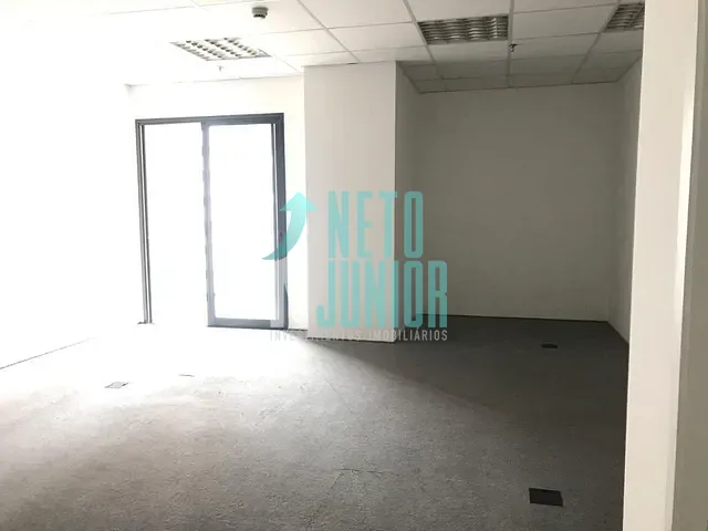 Conjunto com 42m², à venda ou para alugar, no bairro Indianópolis em São Paulo