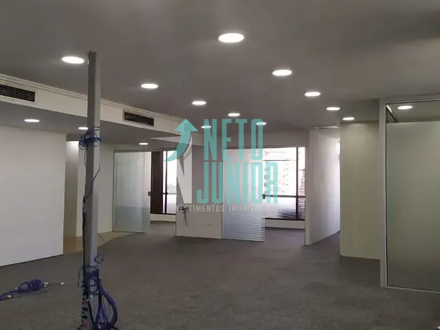 Conjunto com 174m², para alugar, no bairro Moema em São Paulo