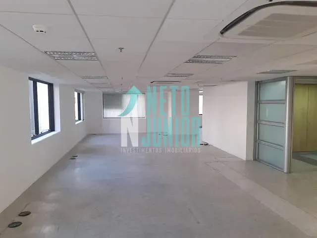 Conjunto com 162m², para alugar, no bairro Itaim Bibi em São Paulo