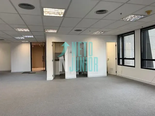 Conjunto com 222m², para alugar, no bairro Vila Olímpia em São Paulo