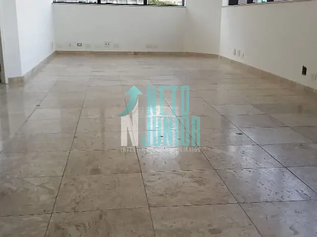 Conjunto com 90m², à venda ou para alugar, no bairro Itaim Bibi em São Paulo