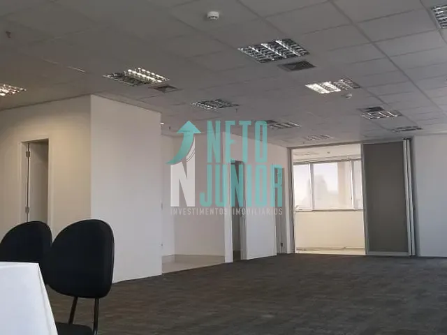 Conjunto com 109m², para alugar, no bairro Moema em São Paulo