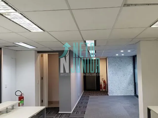 Conjunto com 130m², à venda, no bairro Indianópolis em São Paulo