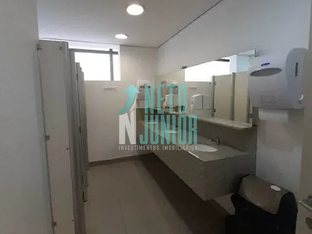 Conjunto com 1413m², para alugar, no bairro Lapa de Baixo em São Paulo