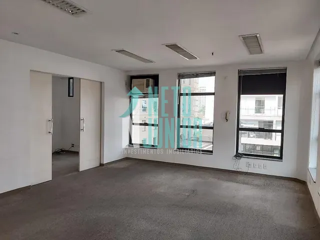 Conjunto com 54m², à venda, no bairro Moema em São Paulo