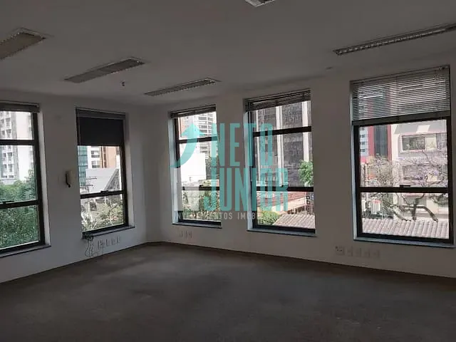 Conjunto com 54m², à venda, no bairro Moema em São Paulo