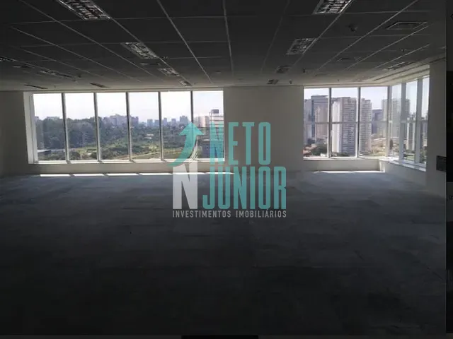 Conjunto com 1705m², para alugar, no bairro Chácara Santo Antônio em São Paulo