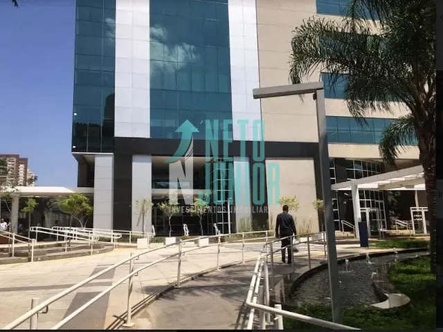 Conjunto com 1705m², para alugar, no bairro Chácara Santo Antônio em São Paulo