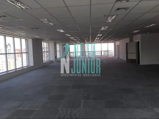 Conjunto com 1705m², para alugar, no bairro Chácara Santo Antônio em São Paulo