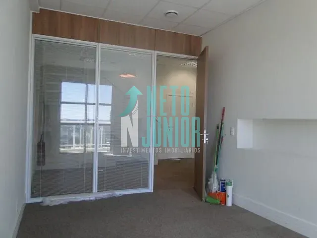 Conjunto com 120m², para alugar, no bairro Vila Cordeiro em São Paulo