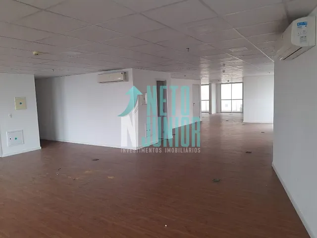 Conjunto comercial com 238m², à venda ou para alugar, no bairro Liberdade em São Paulo