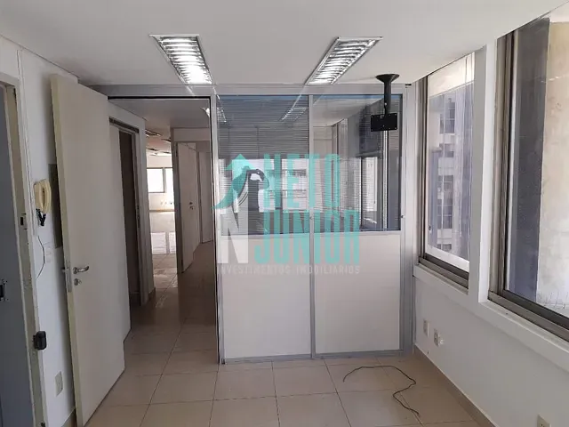 Conjunto com 135m², para alugar, no bairro Jardim Paulista em São Paulo