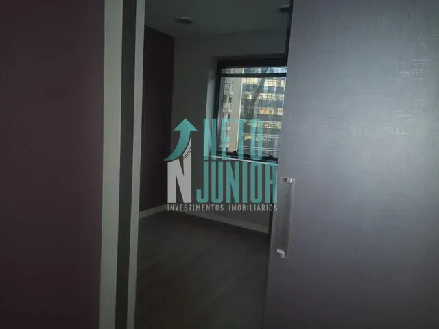 Conjunto com 32m², para alugar, no bairro Vila Olímpia em São Paulo