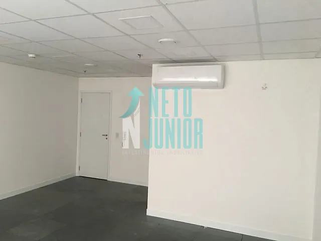 Conjunto com 40m², para alugar, no bairro Santo Amaro em São Paulo