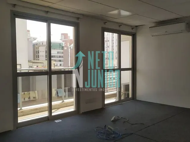Conjunto com 117m², para alugar, no bairro Moema em São Paulo