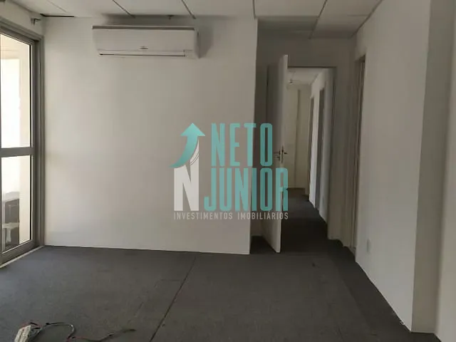 Conjunto com 117m², para alugar, no bairro Moema em São Paulo