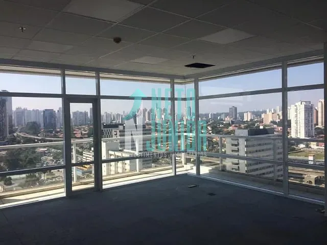 Conjunto comercial com 138m², para alugar, no bairro Brooklin Novo em São Paulo