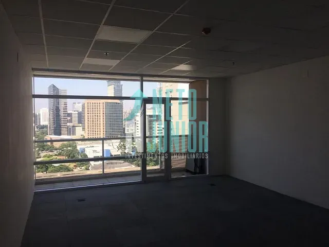 Conjunto comercial com 138m², para alugar, no bairro Brooklin Novo em São Paulo