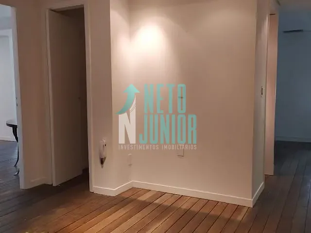 Conjunto com 120m², à venda ou para alugar, no bairro Vila Nova Conceição em São Paulo