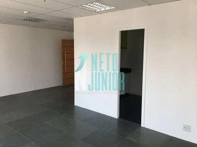 Conjunto com 123m², para alugar, no bairro Vila Gertrudes em São Paulo