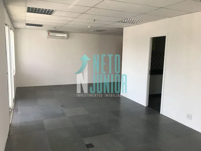 Conjunto com 123m², para alugar, no bairro Vila Gertrudes em São Paulo