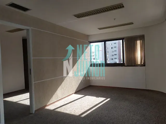 Conjunto com 50m², para alugar, no bairro Moema em São Paulo