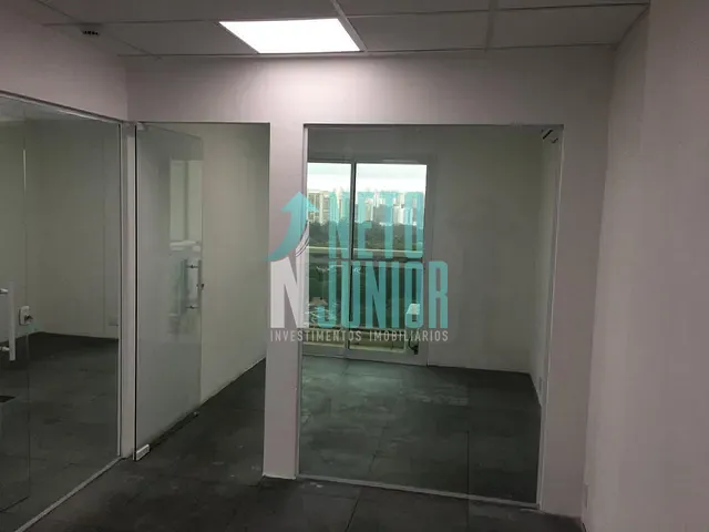 Conjunto com 47m², para alugar, no bairro Santo Amaro em São Paulo