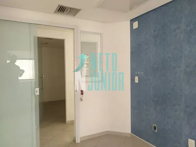 Conjunto com 100m², para alugar, no bairro Moema em São Paulo