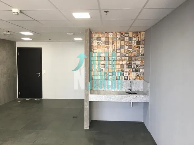 Conjunto com 40m², para alugar, no bairro Vila Gertrudes em São Paulo
