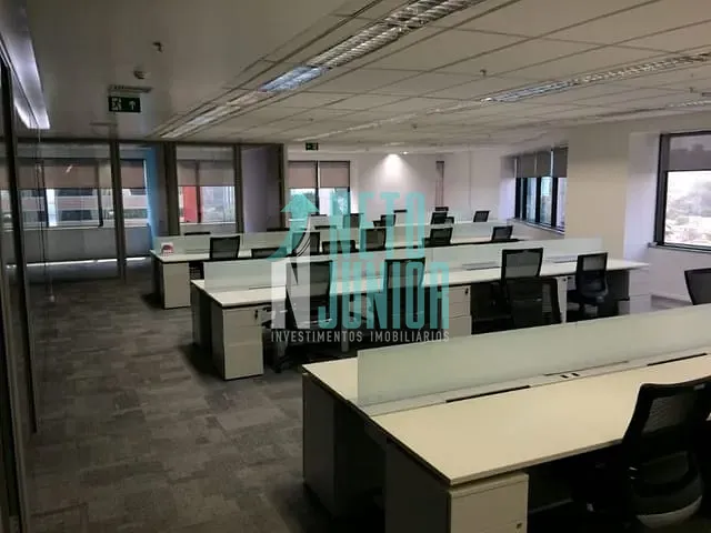 Conjunto com 922m², para alugar, no bairro Cidade Monções em São Paulo