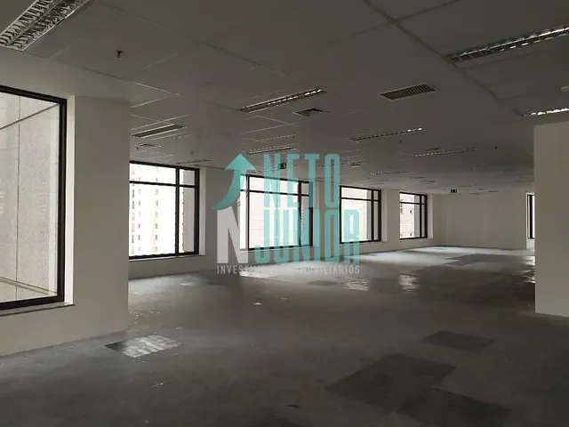 Conjunto com 365m², para alugar, no bairro Indianópolis em São Paulo