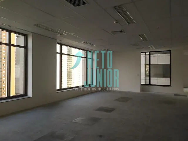Conjunto com 365m², para alugar, no bairro Indianópolis em São Paulo