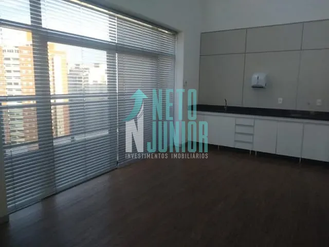 Conjunto com 365m², para alugar, no bairro Indianópolis em São Paulo