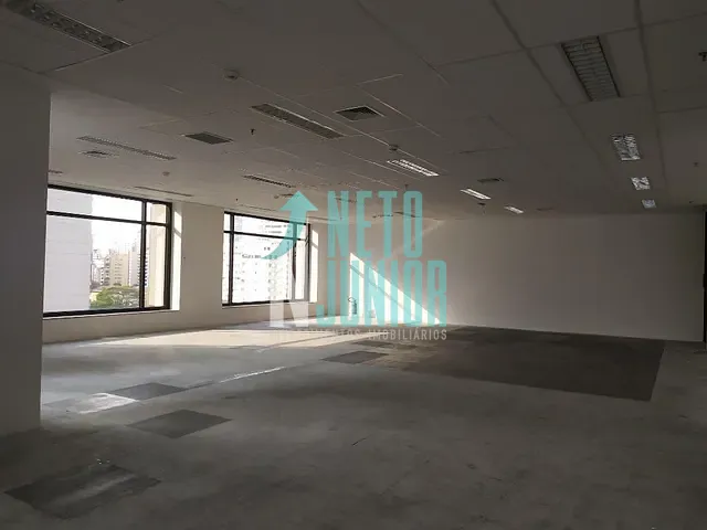 Conjunto com 365m², para alugar, no bairro Indianópolis em São Paulo