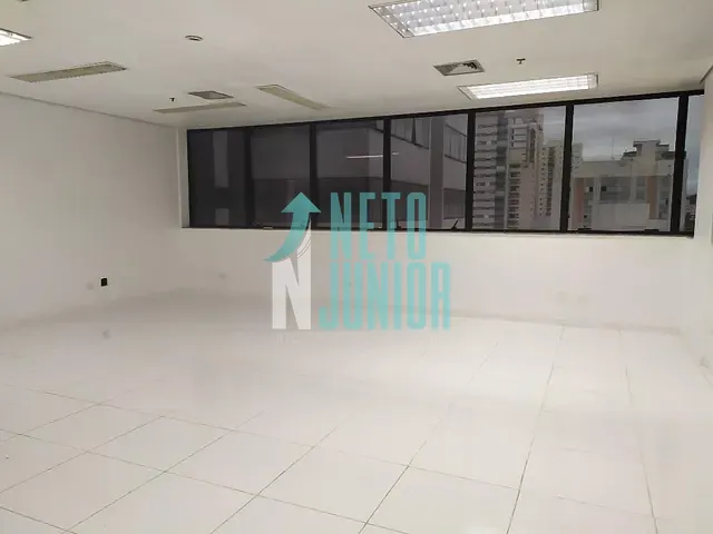 Conjunto com 200m², para alugar, no bairro Indianópolis em São Paulo