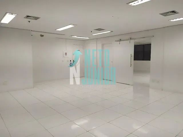 Conjunto com 200m², para alugar, no bairro Indianópolis em São Paulo