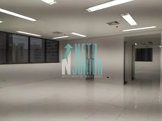 Conjunto com 200m², para alugar, no bairro Indianópolis em São Paulo