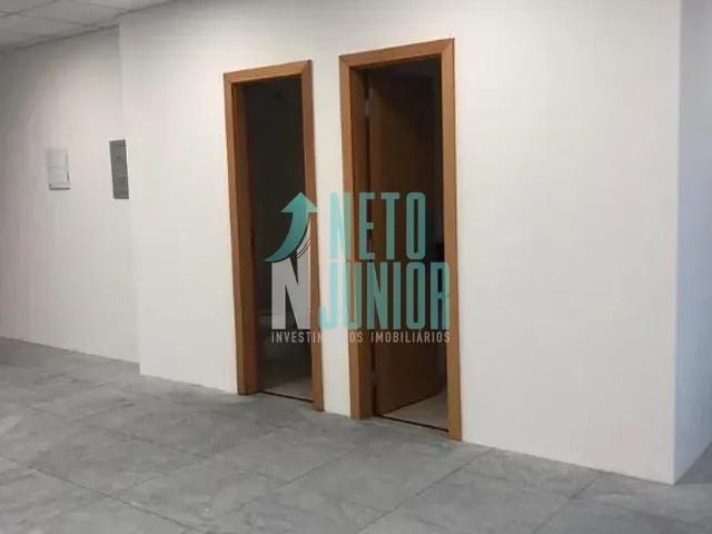 Conjunto com 221m², para alugar, no bairro Brooklin Paulista em São Paulo