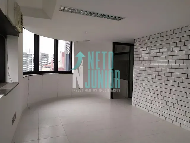 Conjunto com 84m², à venda ou para alugar, no bairro Moema em São Paulo