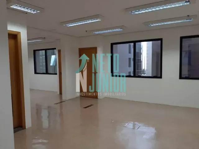 Conjunto com 74m², à venda ou para alugar, no bairro Vila Olímpia em São Paulo