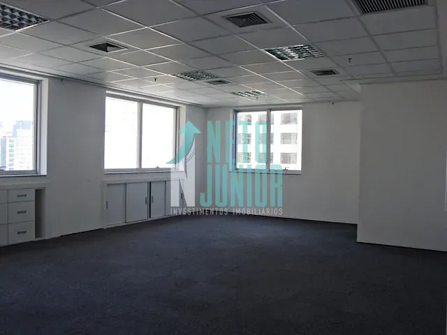 Conjunto com 230m², para alugar, no bairro Moema em São Paulo