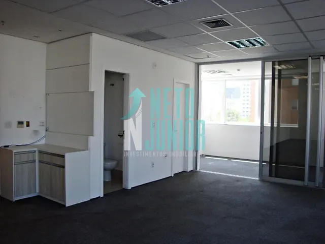 Conjunto com 230m², para alugar, no bairro Moema em São Paulo
